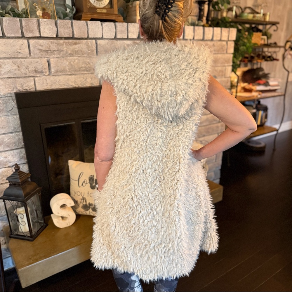 Cozy Cream Faux Fur Hooded Vest